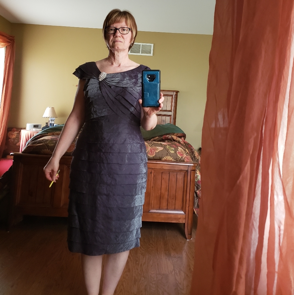 Dress - Picture 4 of 4